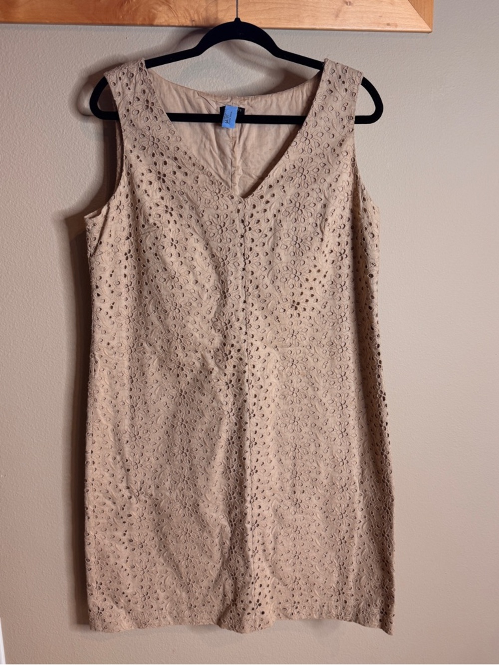 Talbots Sleeveless Eyelet V-Neck Shift Dress in Beige